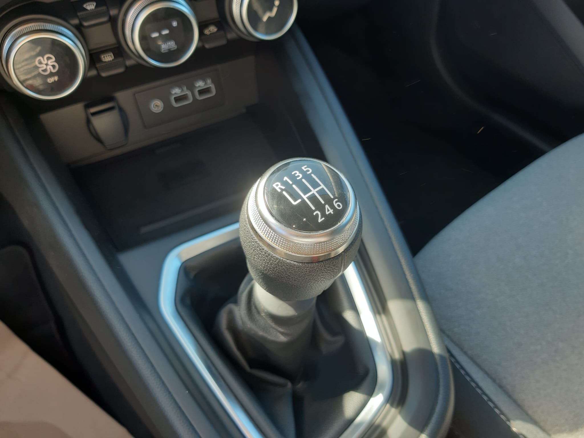 Mitsubishi Colt Invite