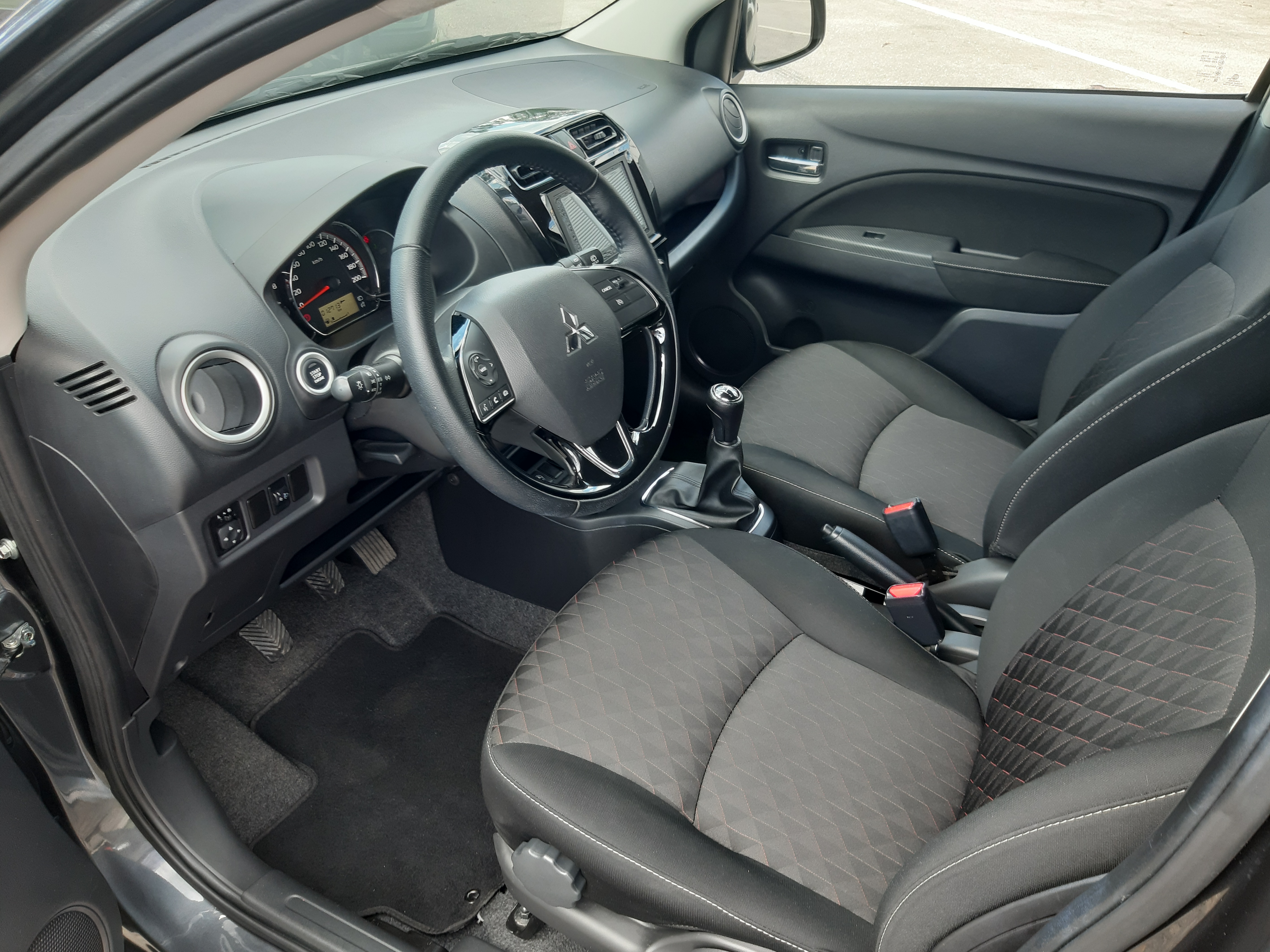 Mitsubishi Space Star Connect Edition