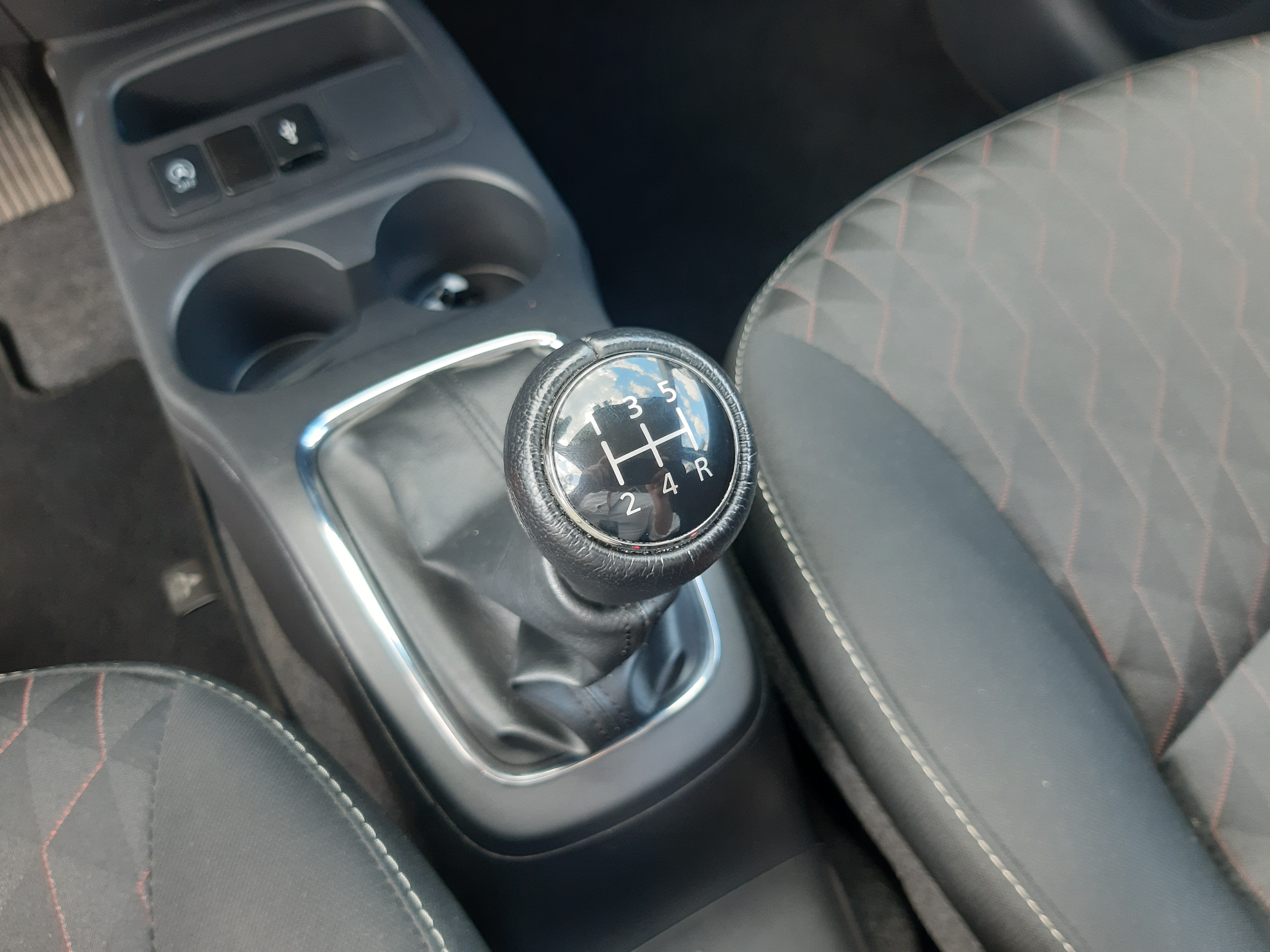 Mitsubishi Space Star Connect Edition