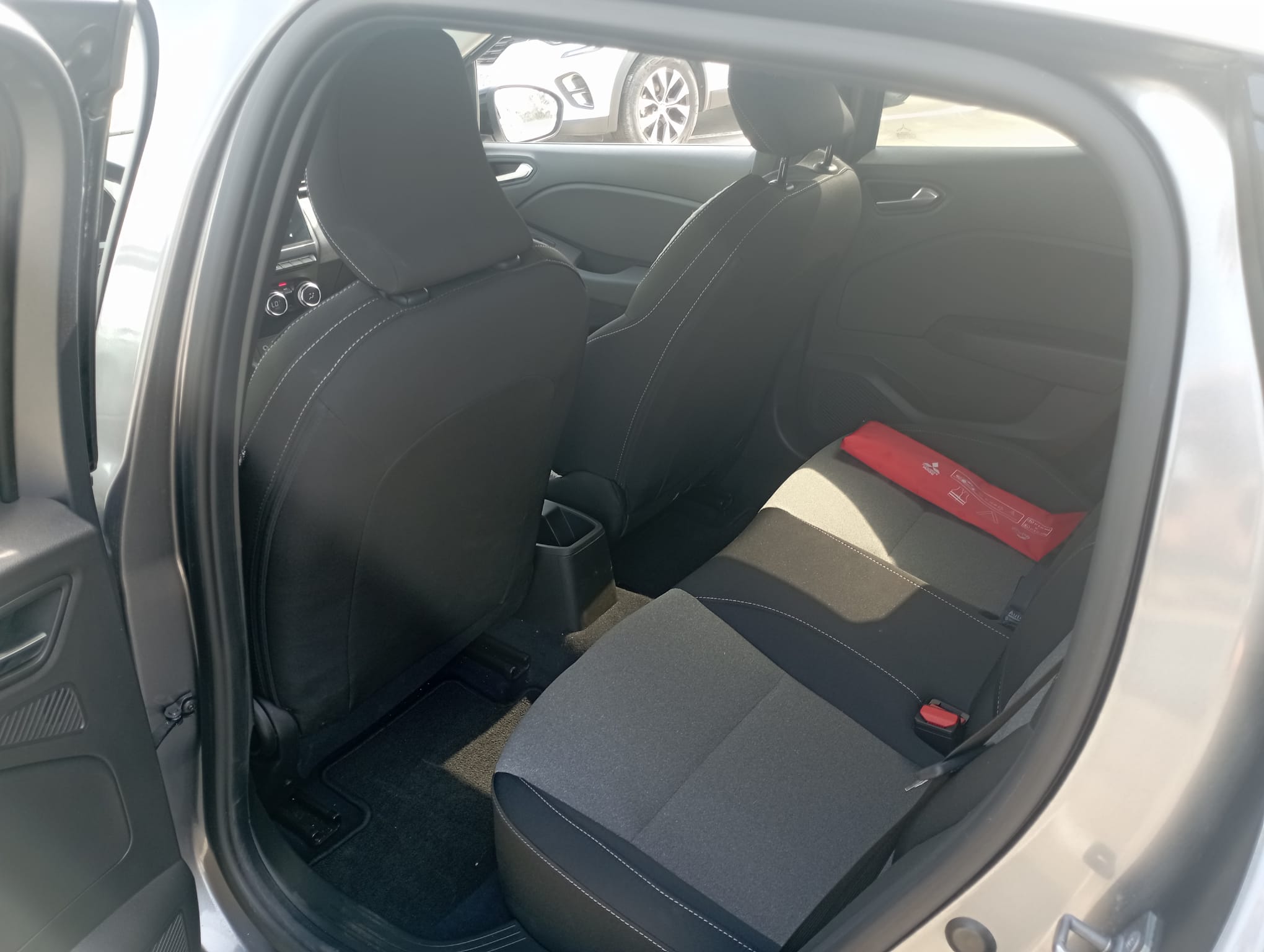 Mitsubishi Colt Invite
