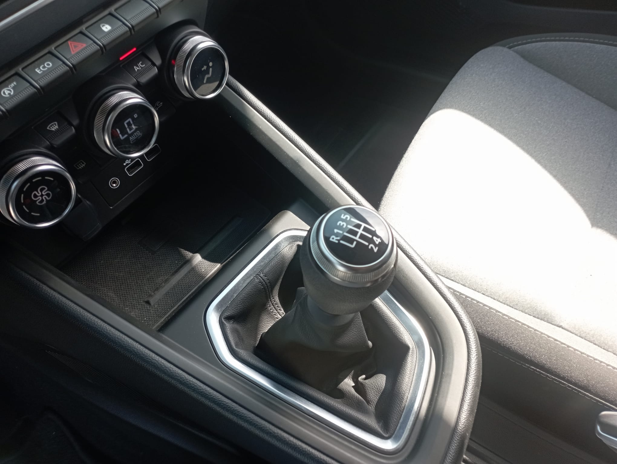 Mitsubishi Colt Invite