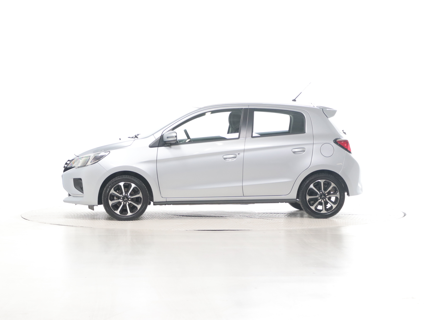 Mitsubishi Space Star Connect Edition