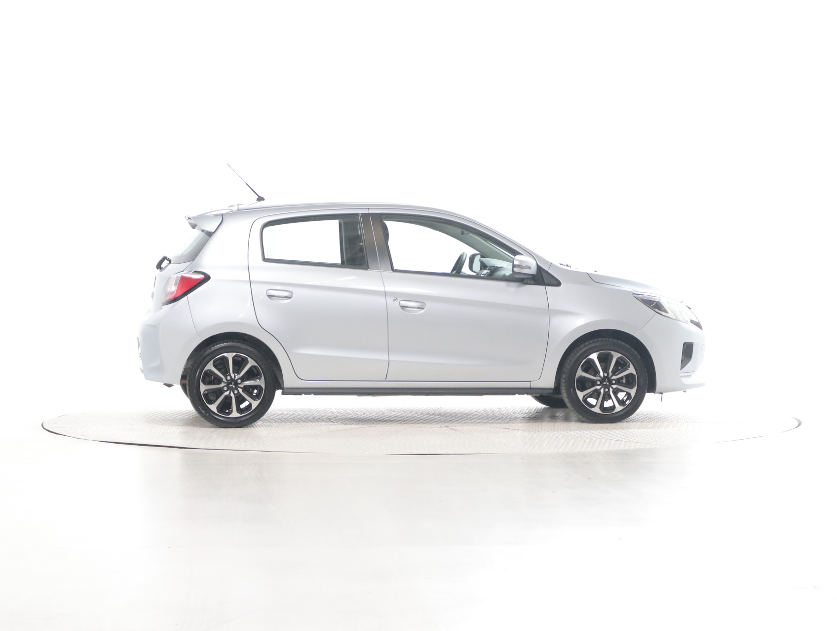 Mitsubishi Space Star Connect Edition