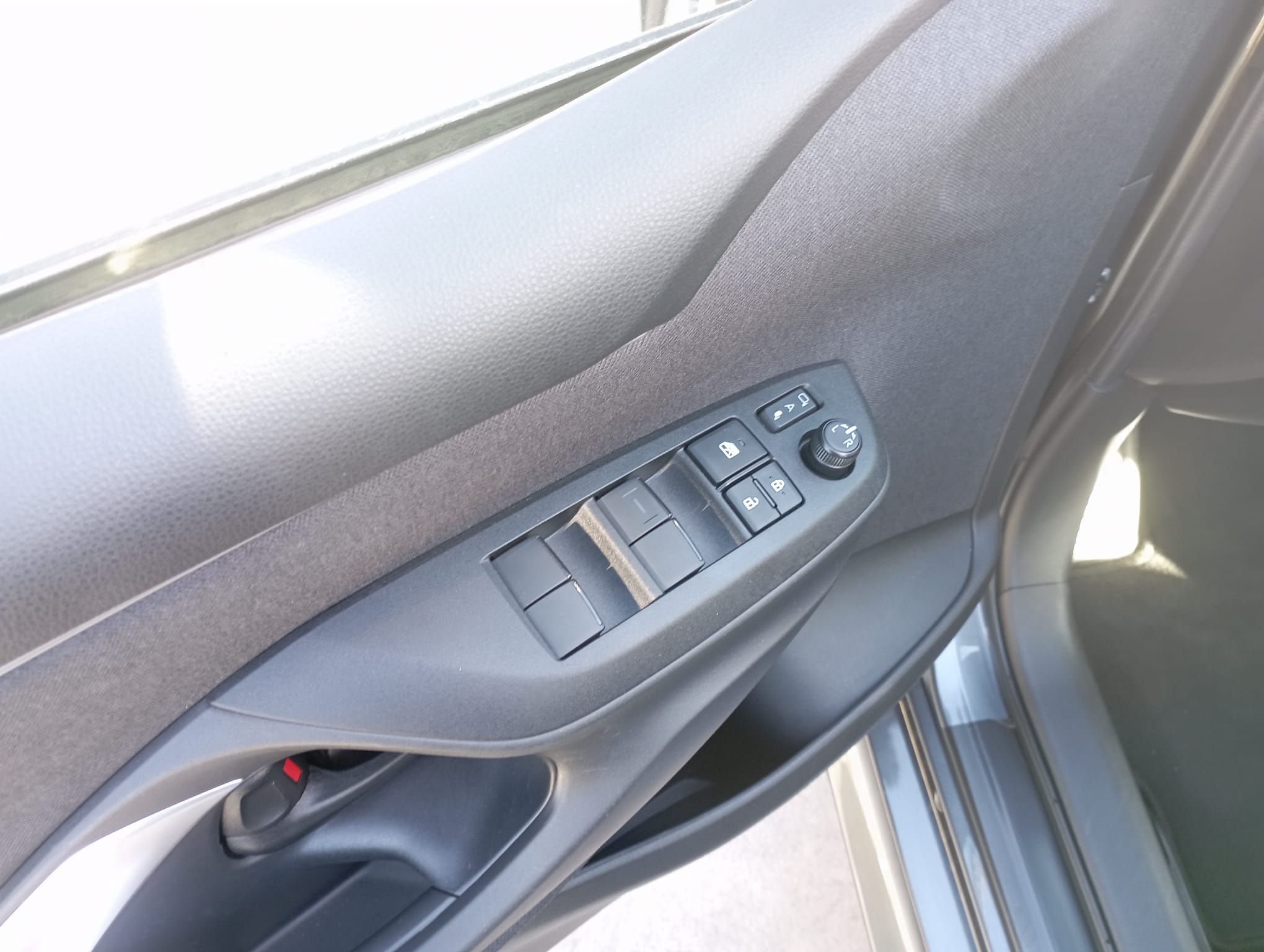 Mazda 2 Hybrid Agile