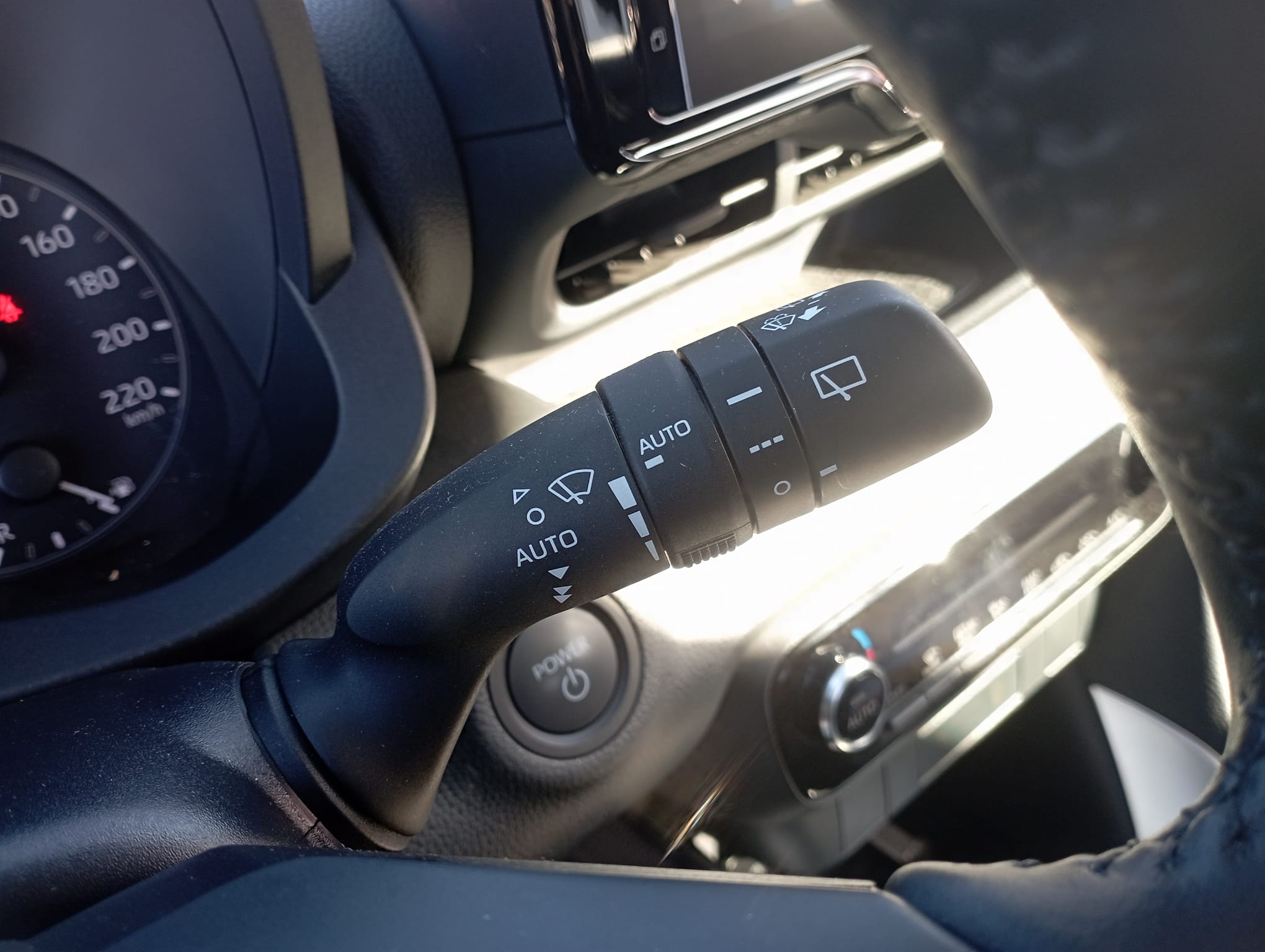 Mazda 2 Hybrid Agile