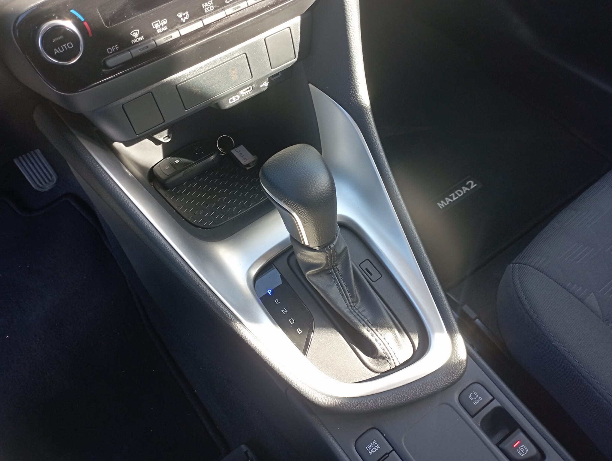 Mazda 2 Hybrid Agile