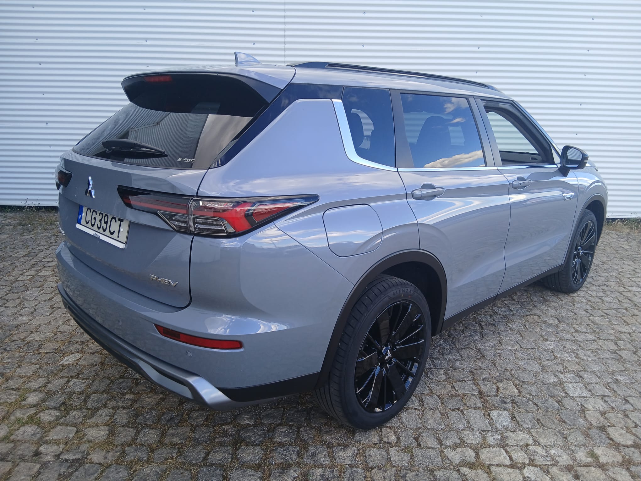 Mitsubishi Outlander Intense Phev