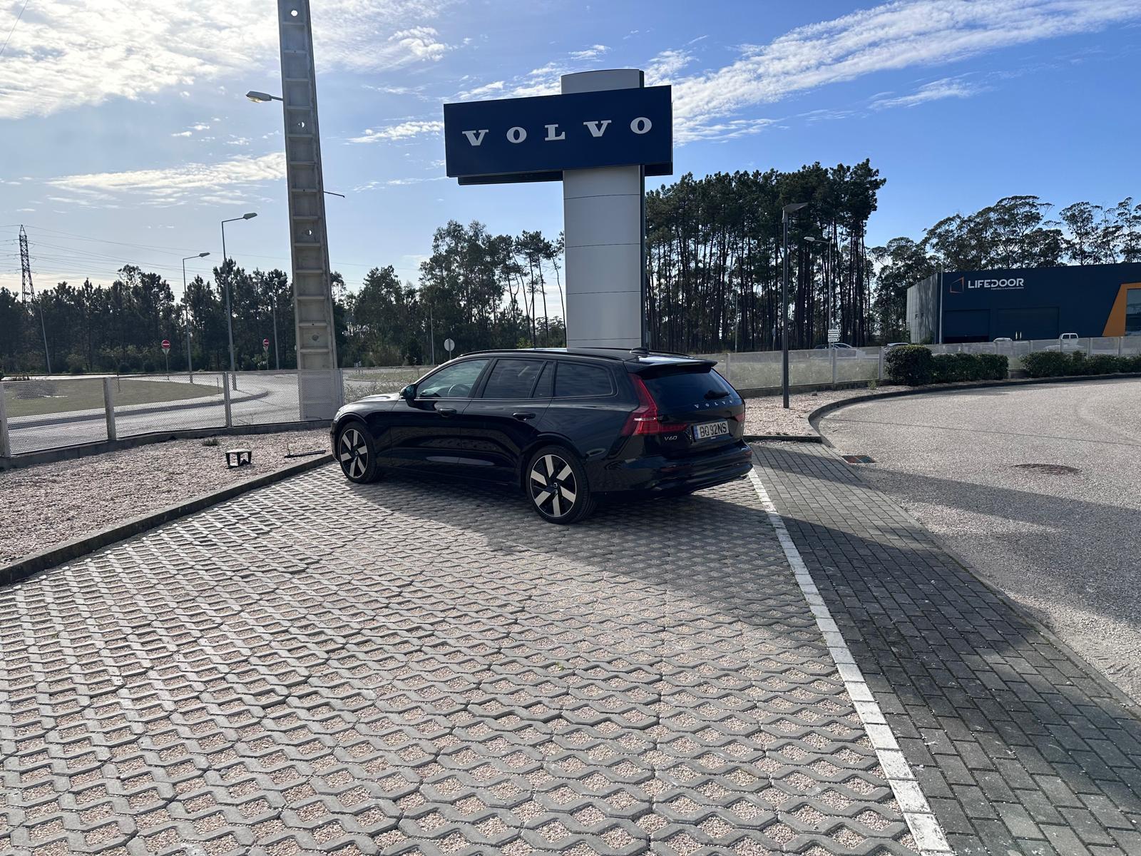 Volvo V60 Plus Dark