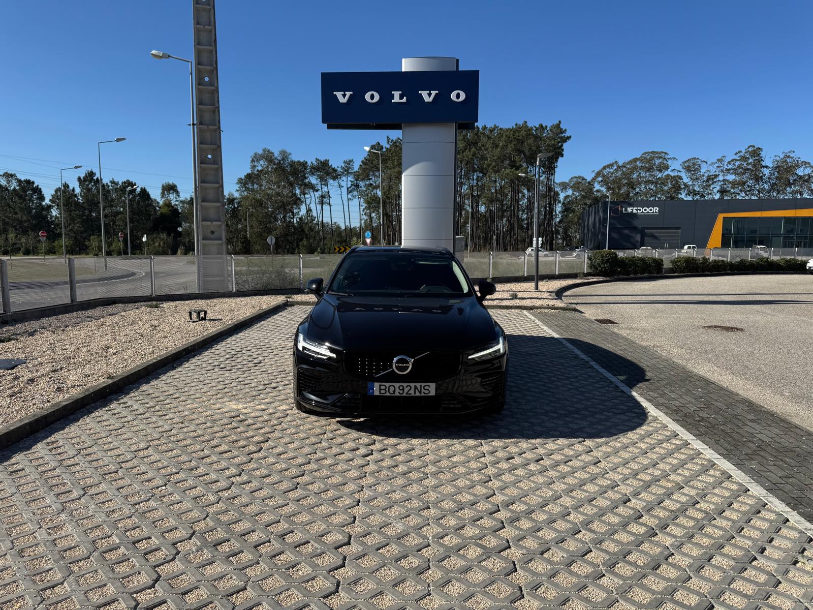 Volvo V60 Plus Dark