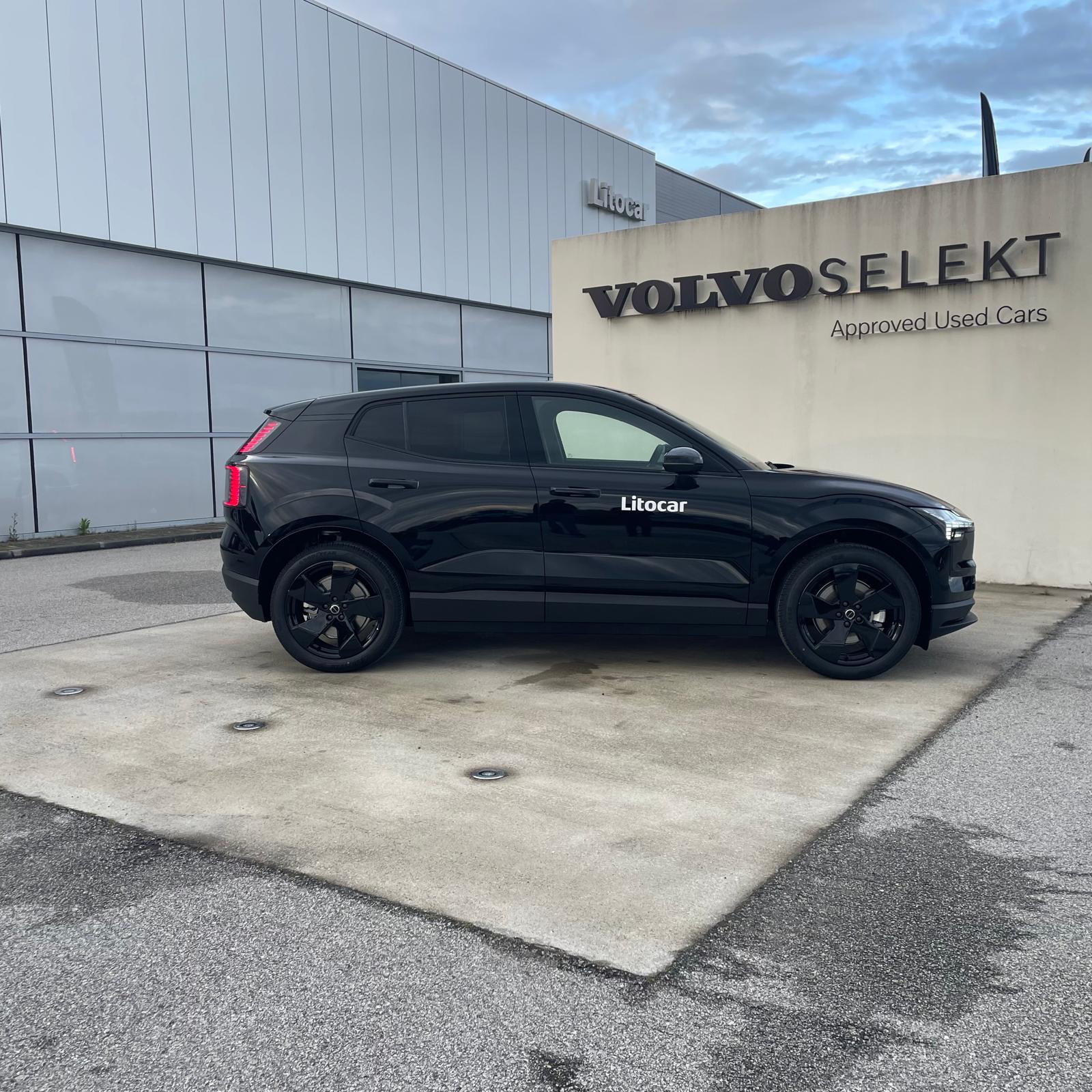 Volvo EX30 Black Edition