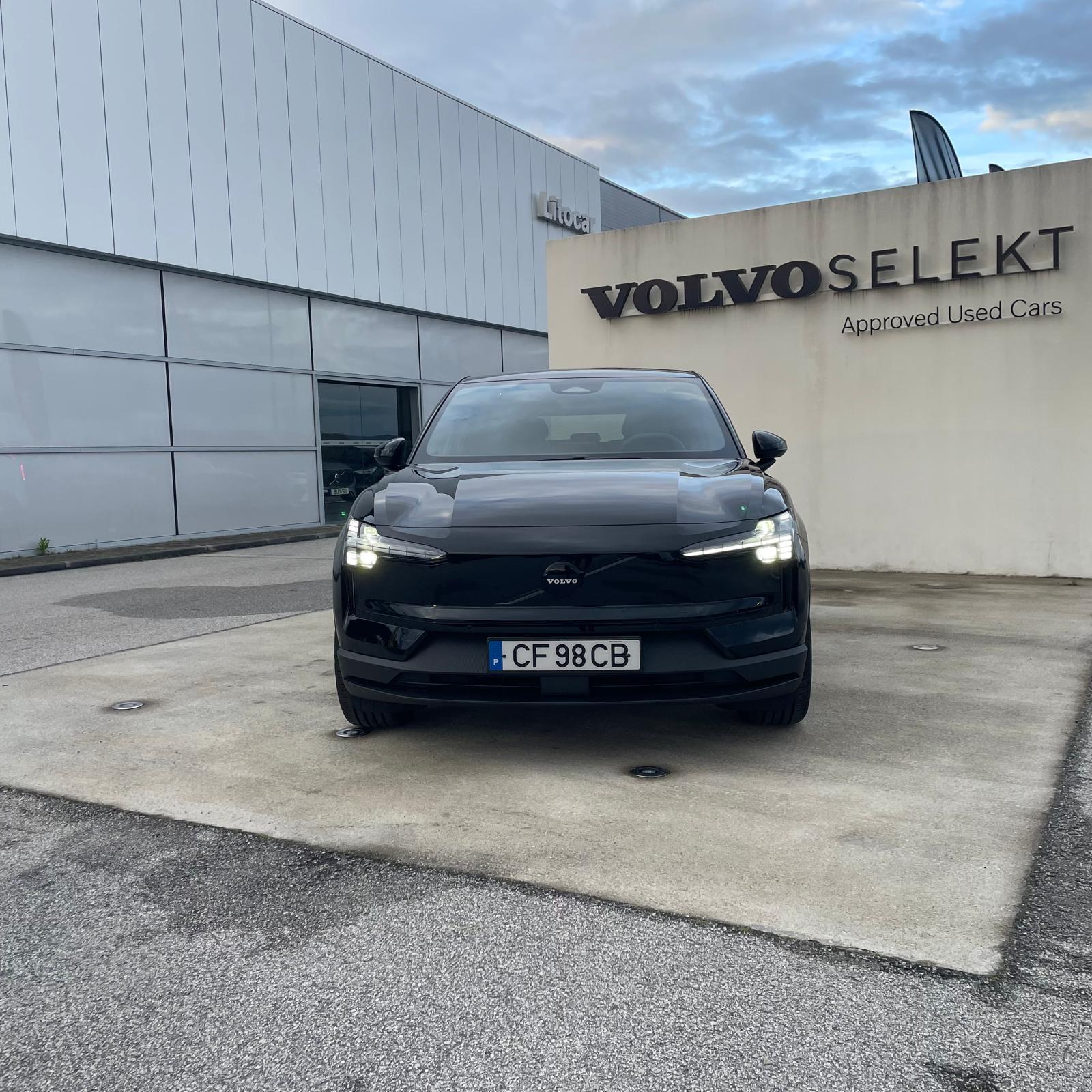 Volvo EX30 Black Edition