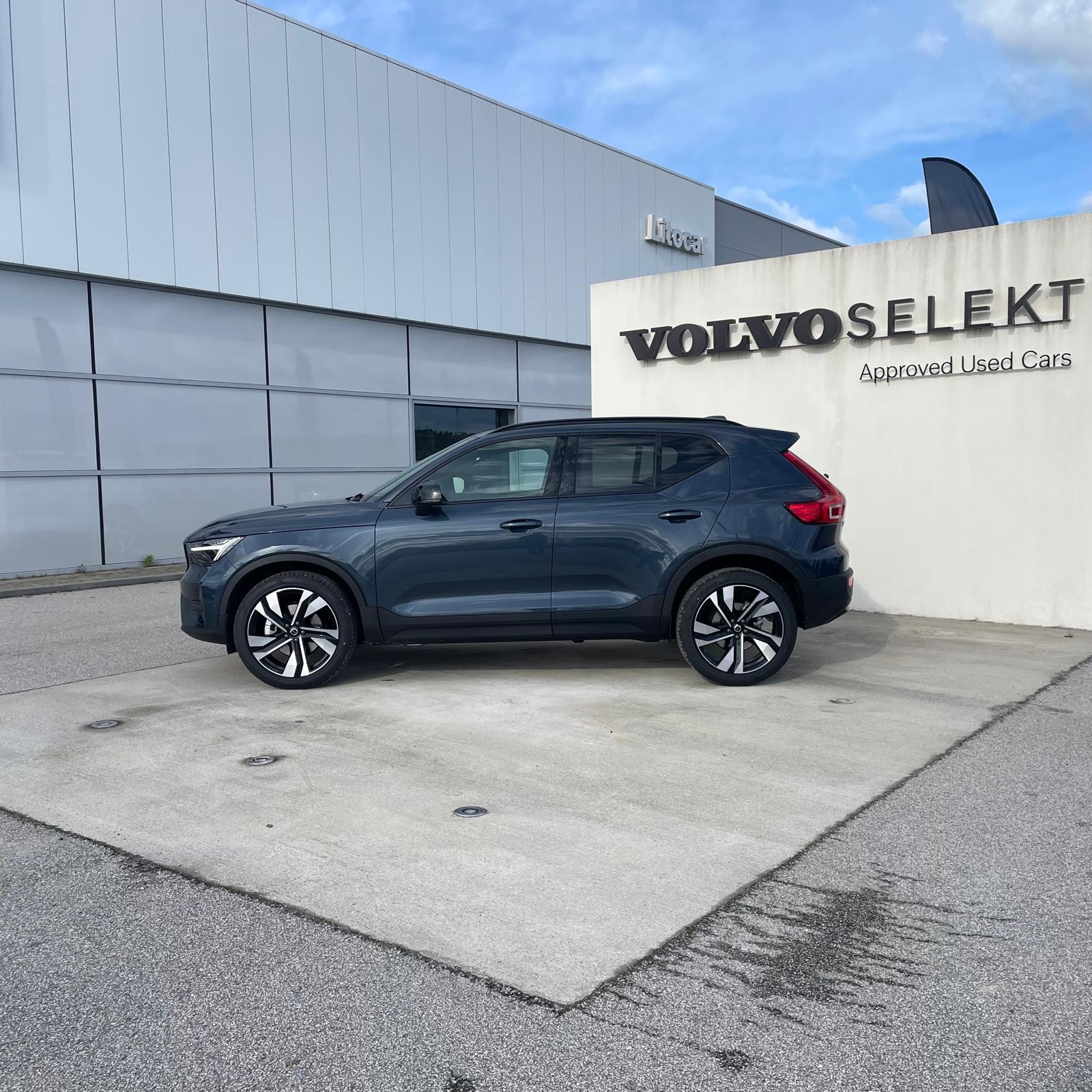 Volvo XC40 Plus Dark