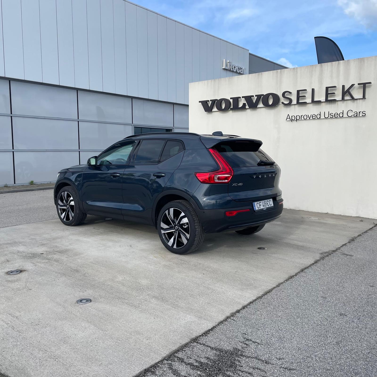 Volvo XC40 Plus Dark
