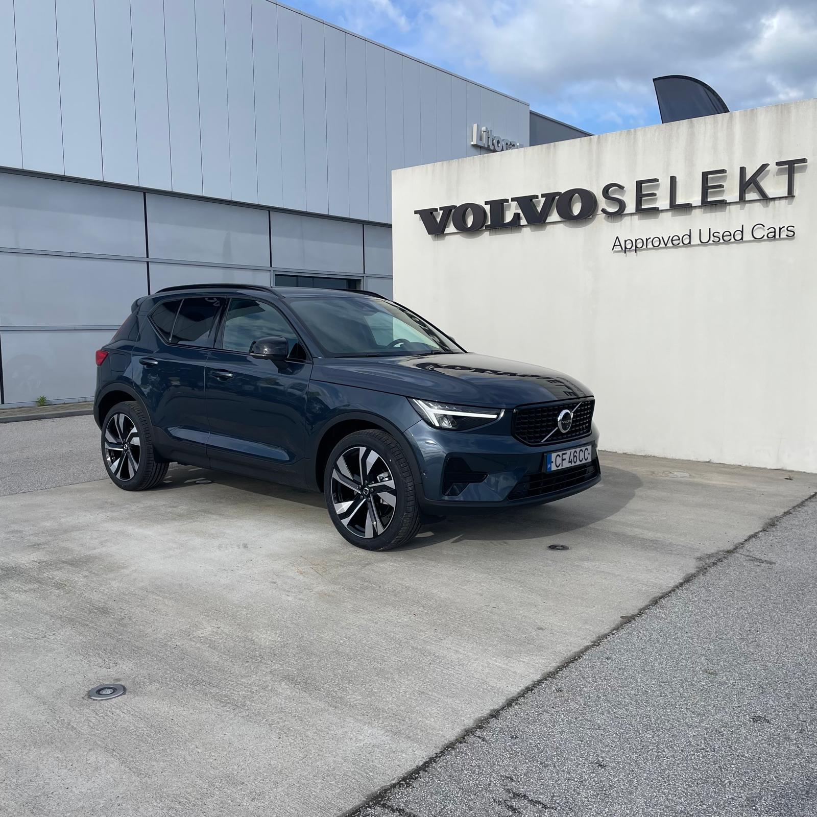 Volvo XC40 Plus Dark