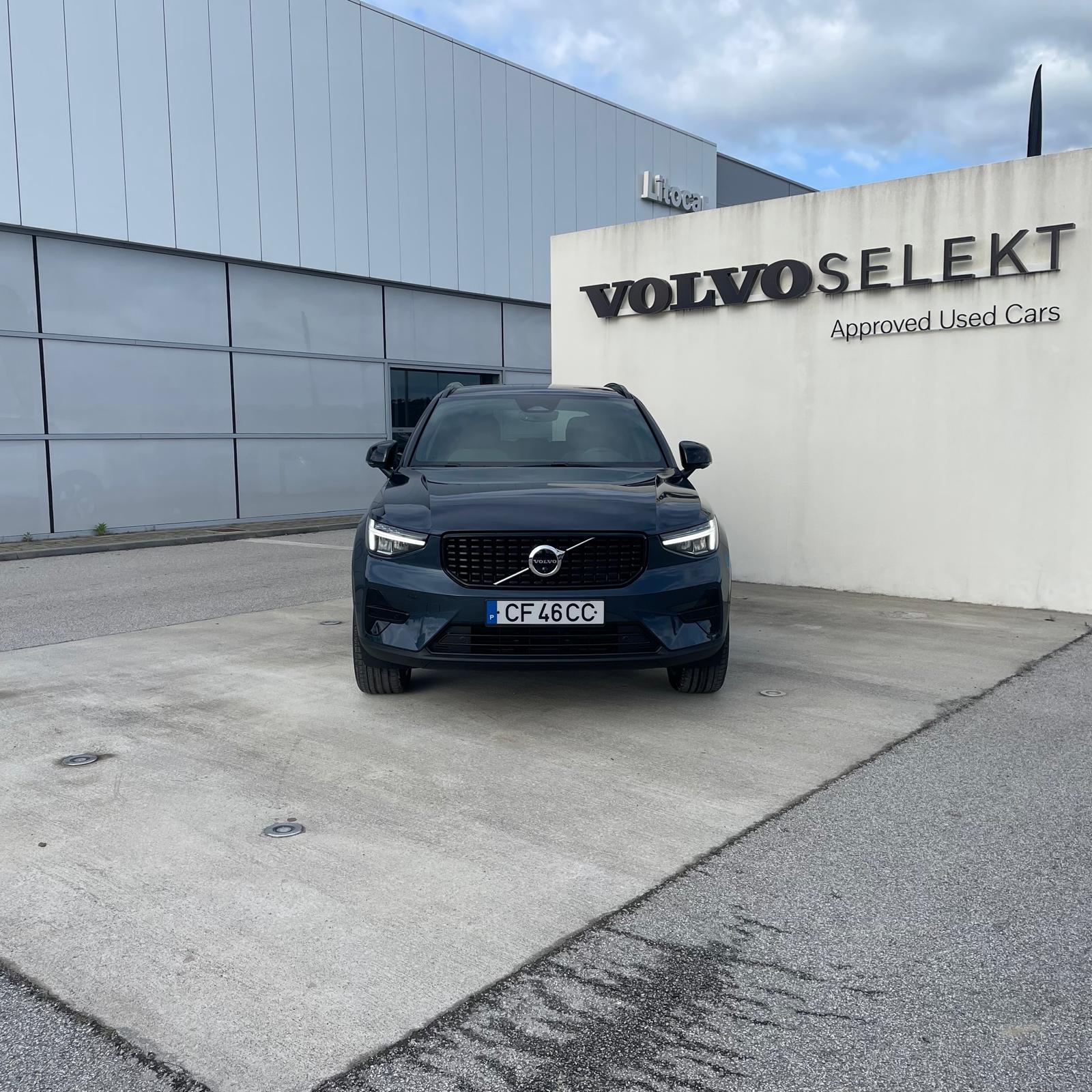 Volvo XC40 Plus Dark