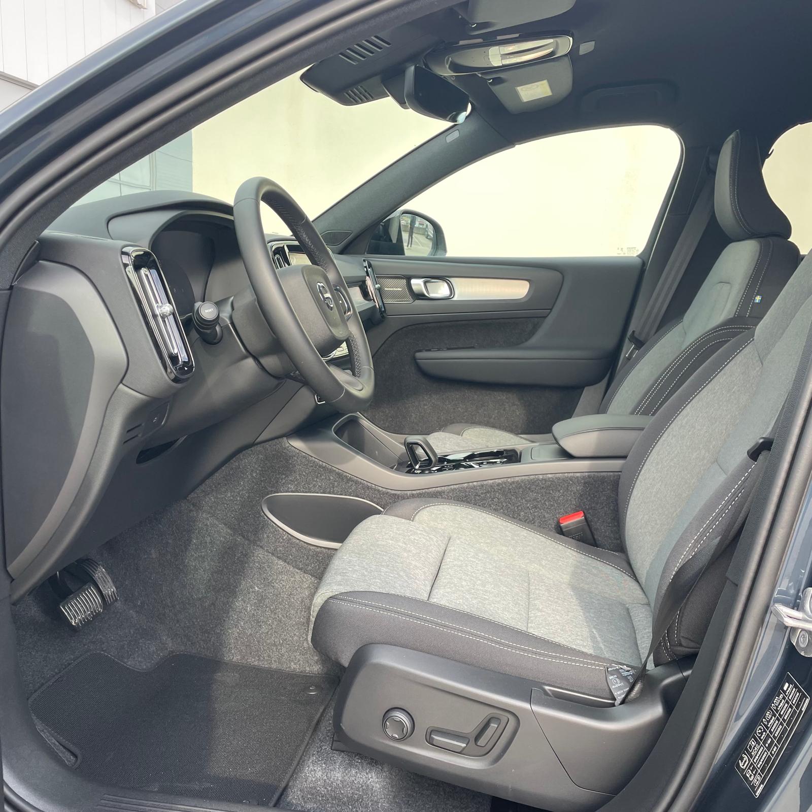 Volvo XC40 Plus Dark