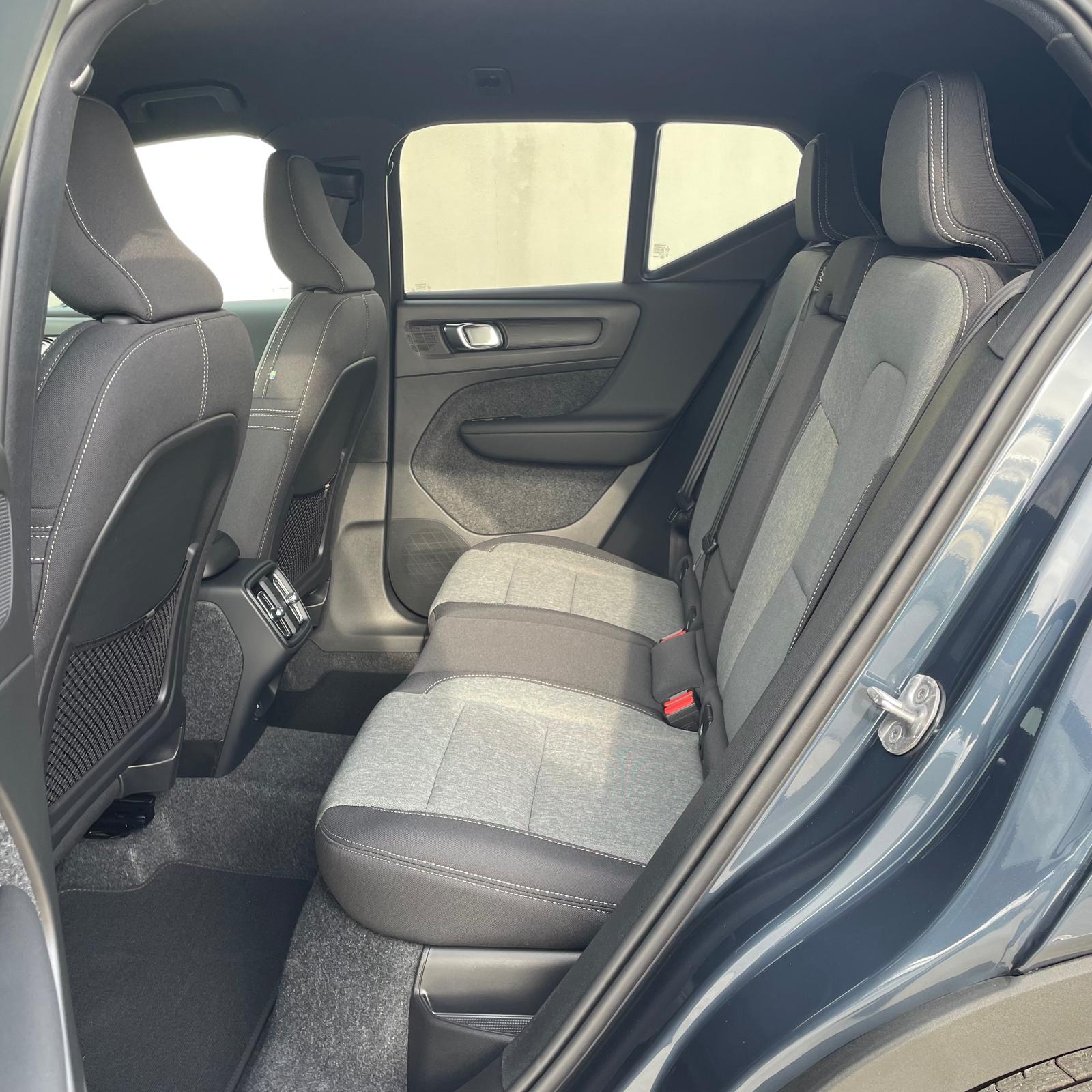 Volvo XC40 Plus Dark
