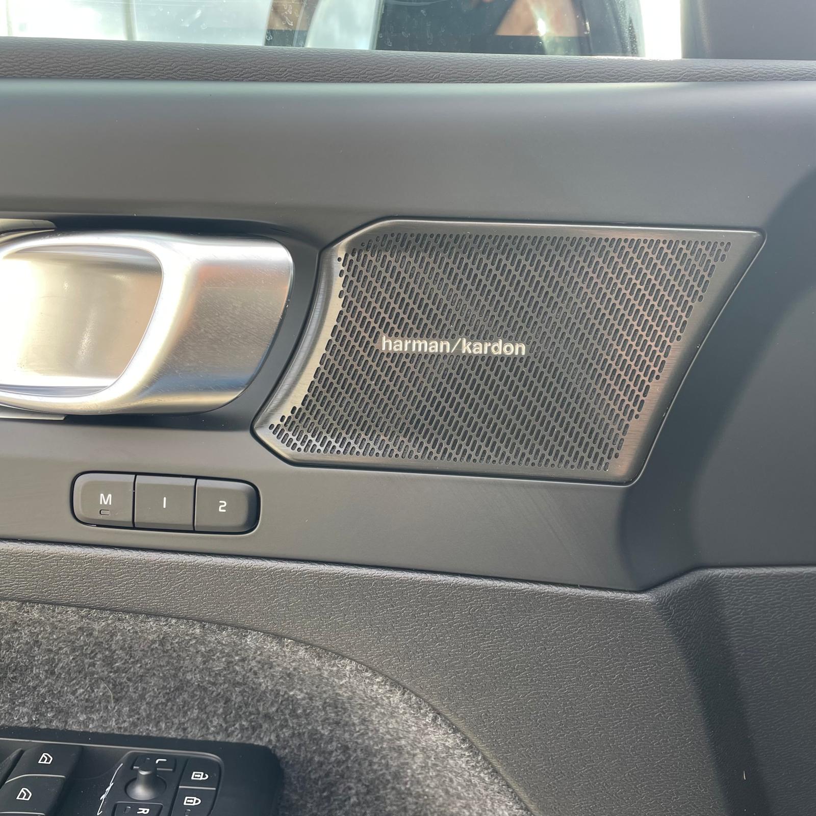Volvo XC40 Plus Dark