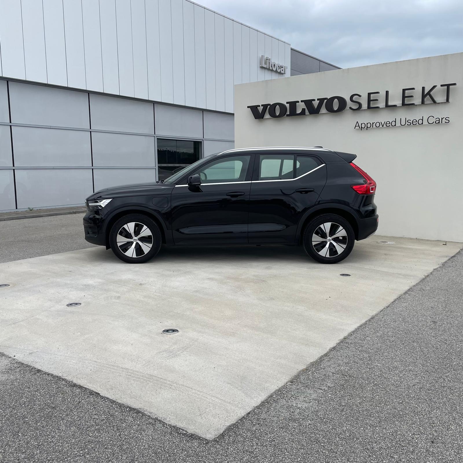 Volvo XC40 Plus Dark