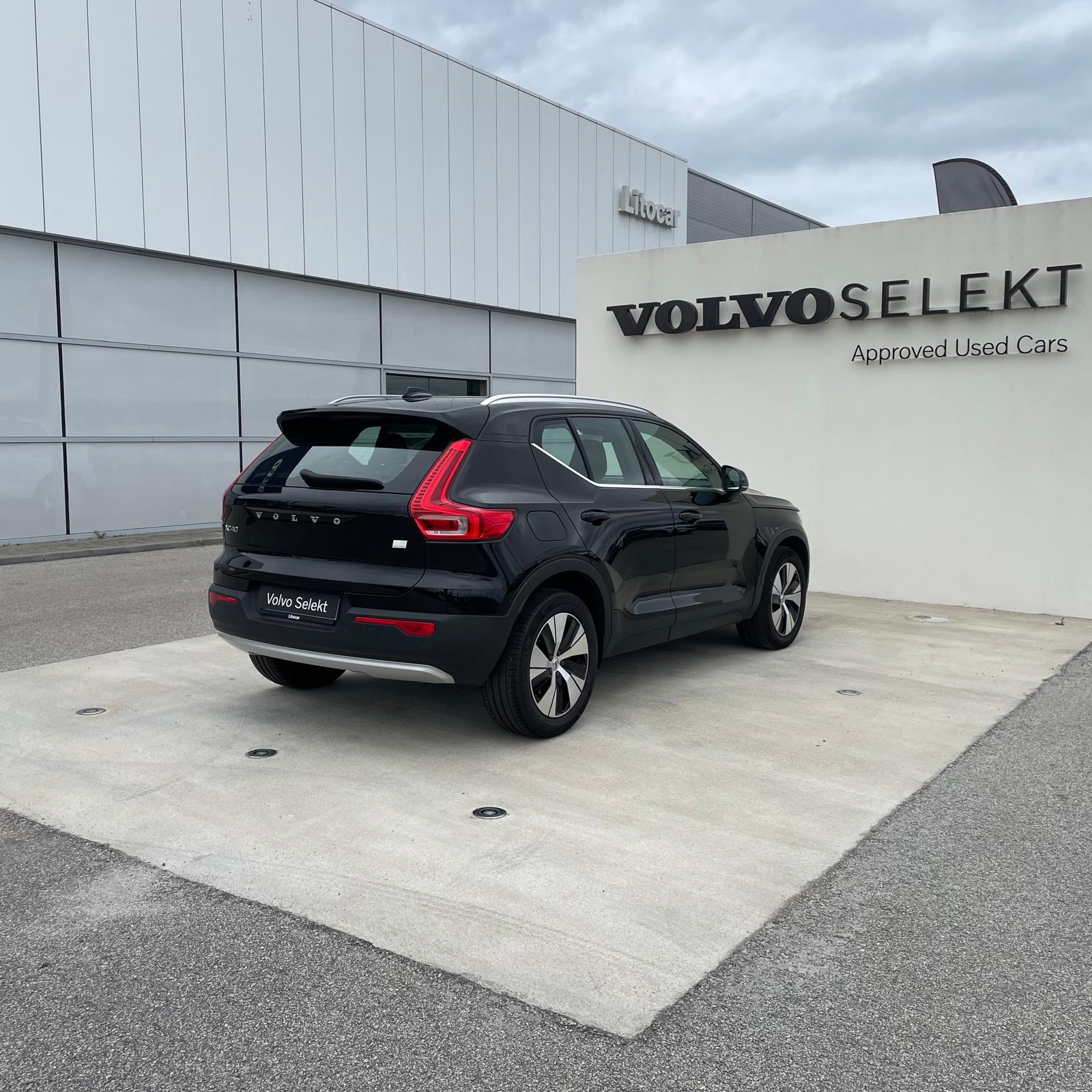 Volvo XC40 Plus Dark