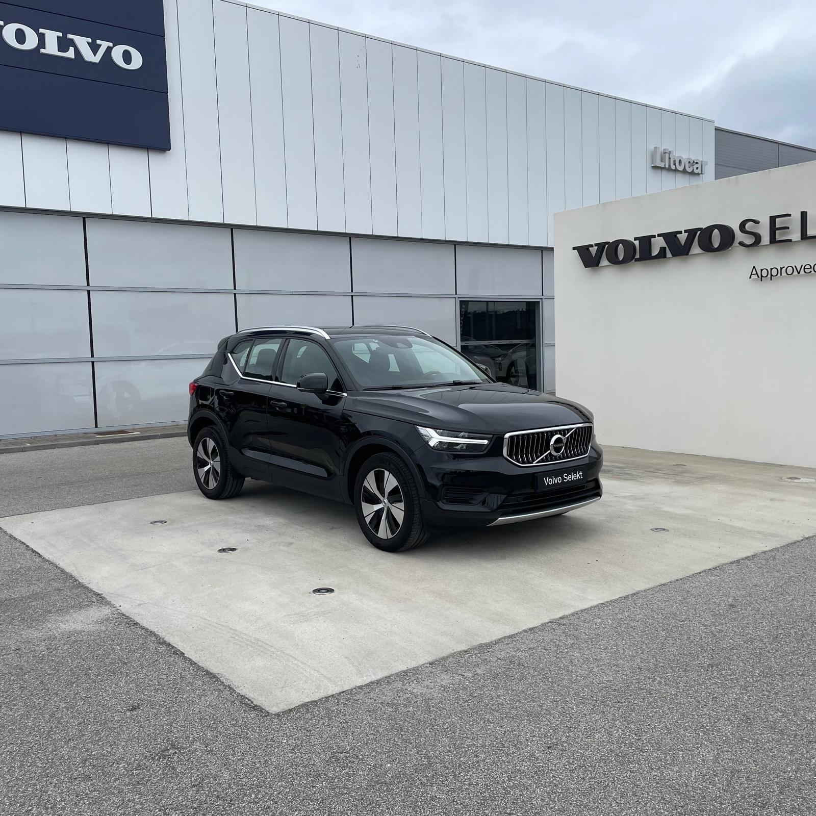 Volvo XC40 Plus Dark