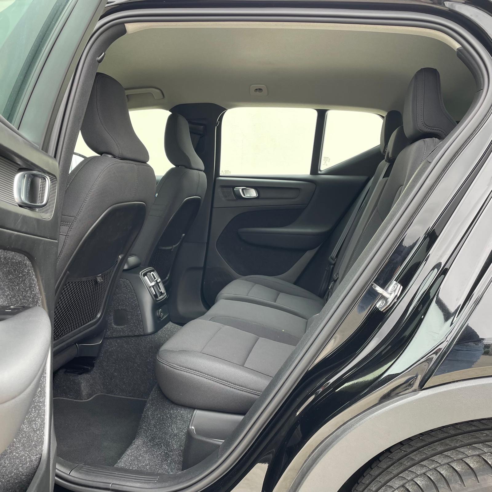 Volvo XC40 Plus Dark