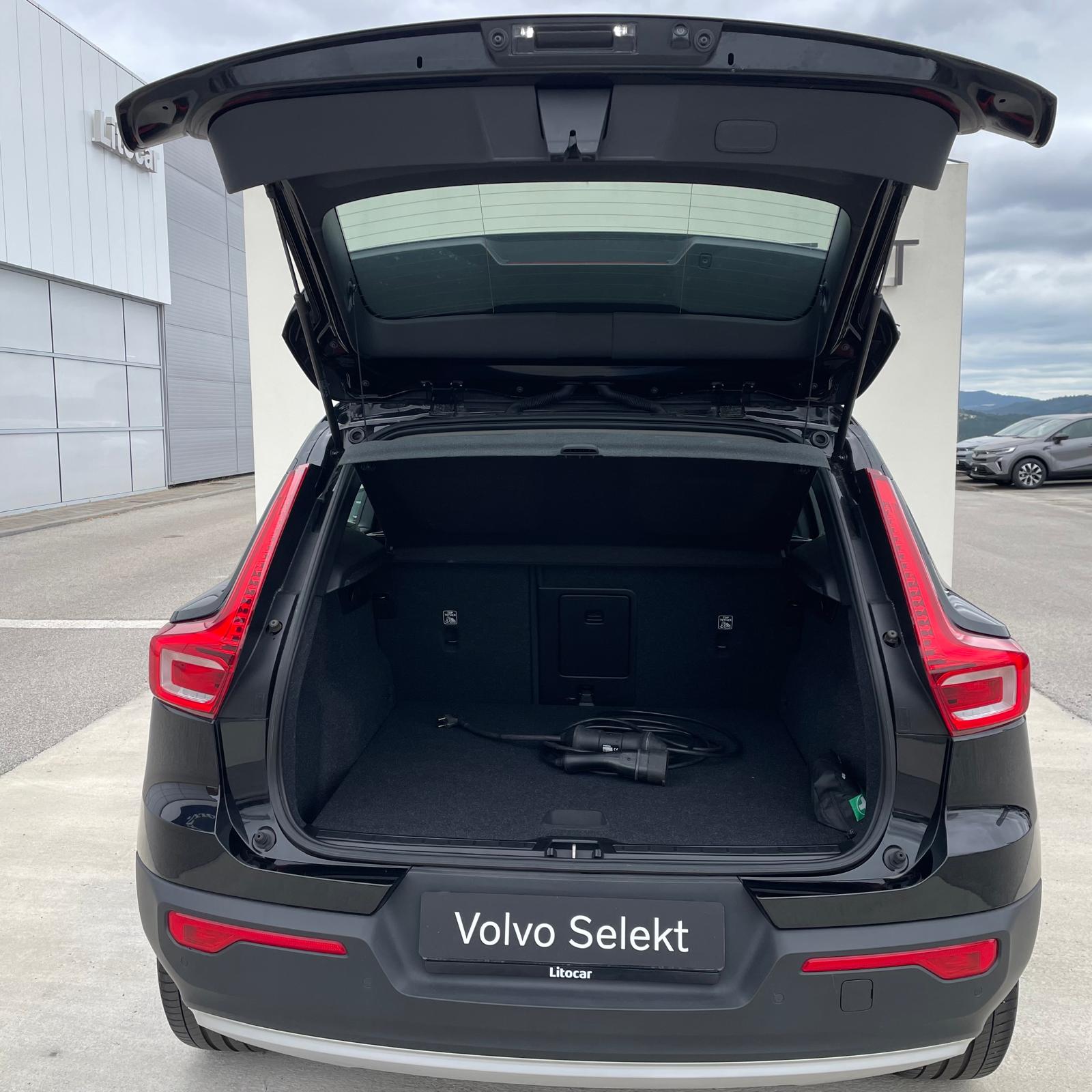 Volvo XC40 Plus Dark