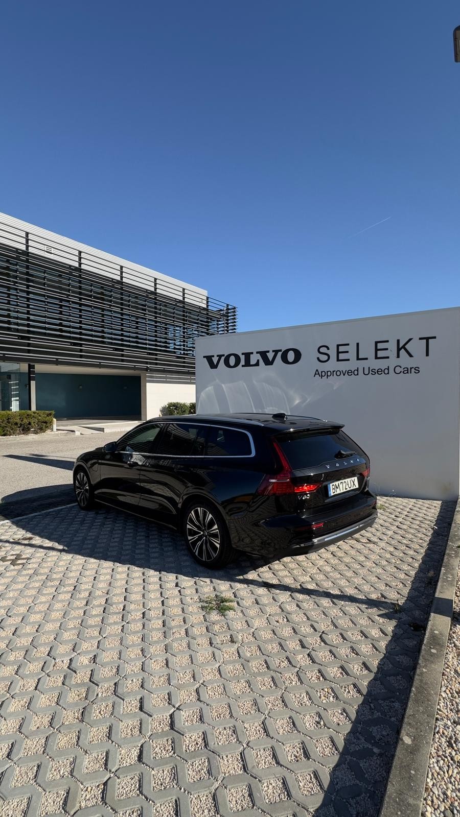 Volvo V60 Plus Dark