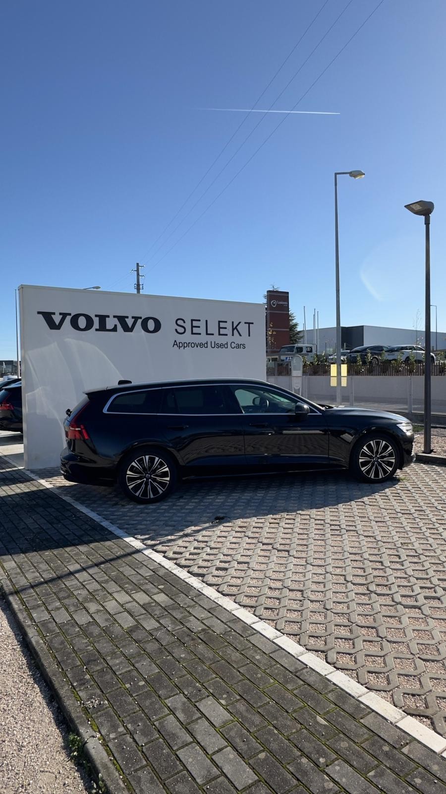 Volvo V60 Plus Dark