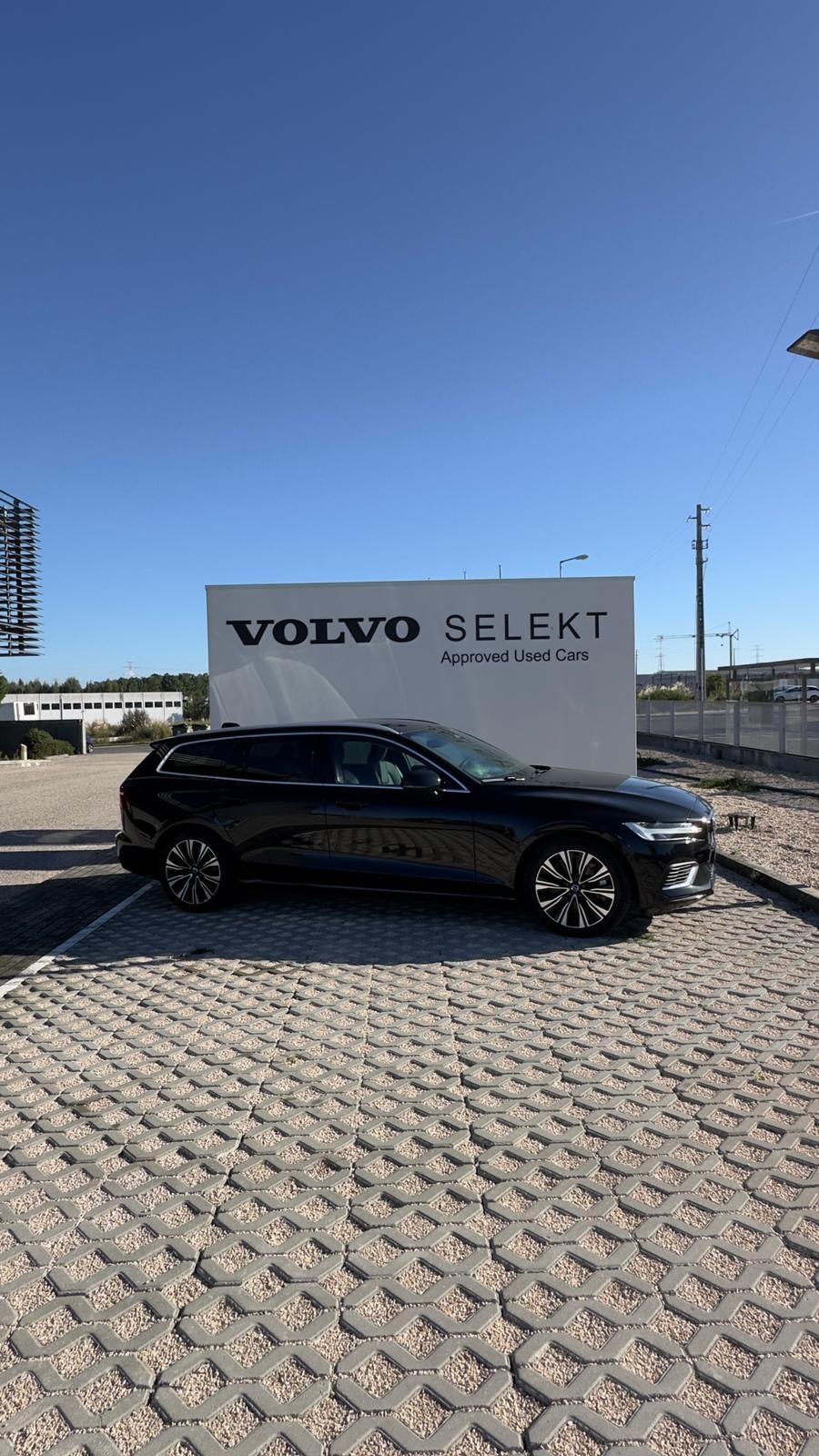 Volvo V60 Plus Dark