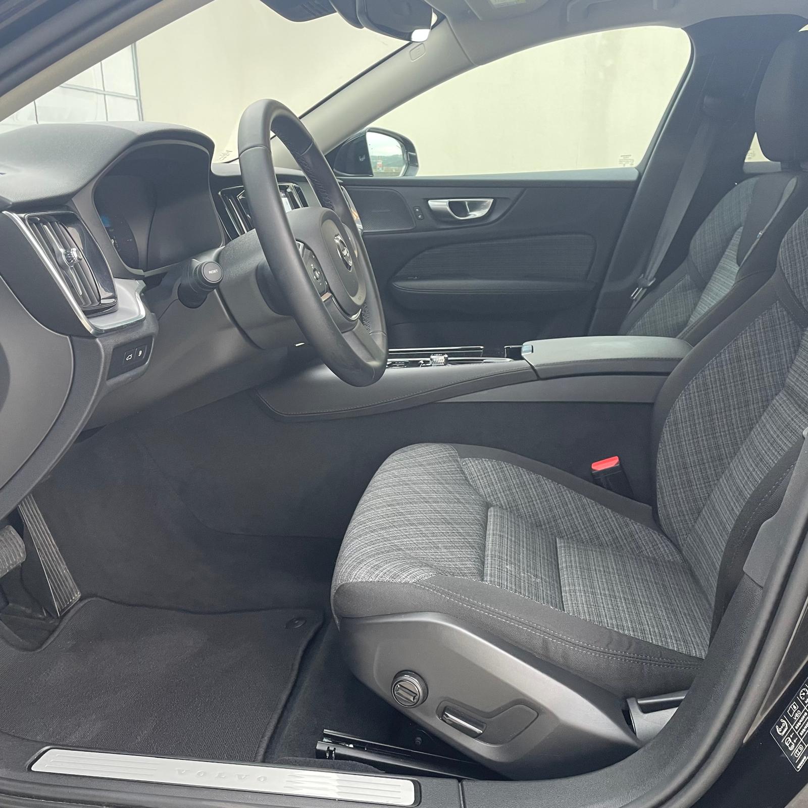Volvo V60 Core