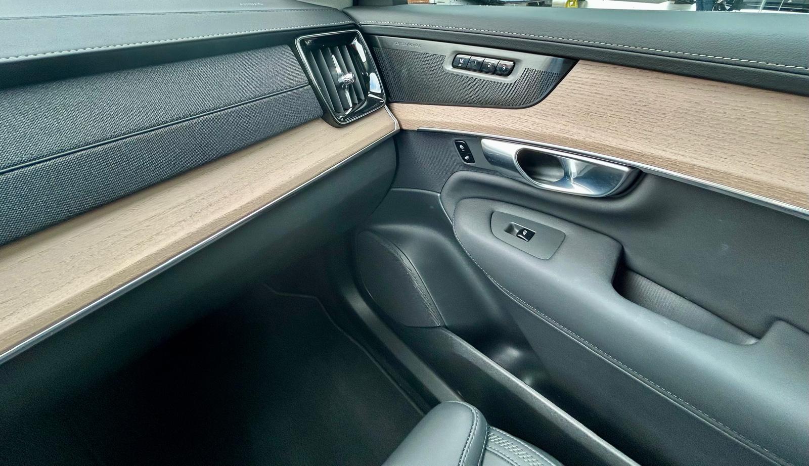 Volvo XC90 Plus Bright