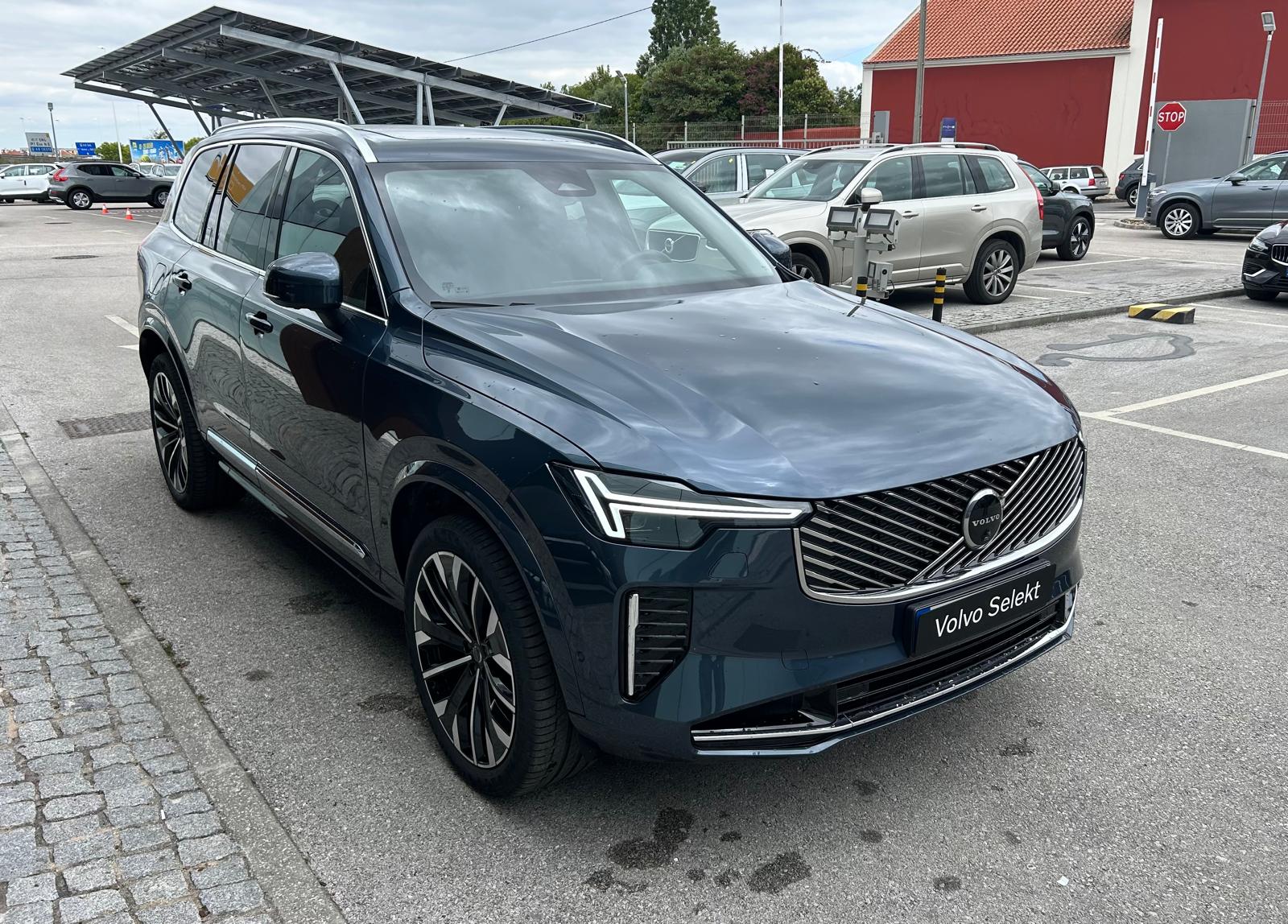 Volvo XC90 Plus Bright