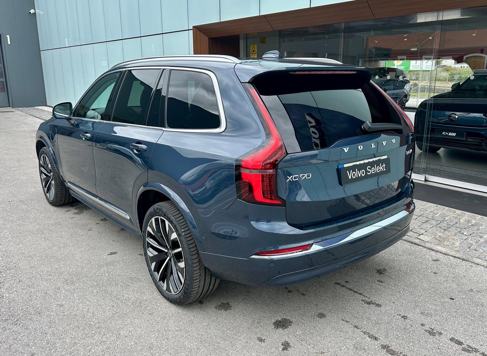 Volvo XC90 Plus Bright