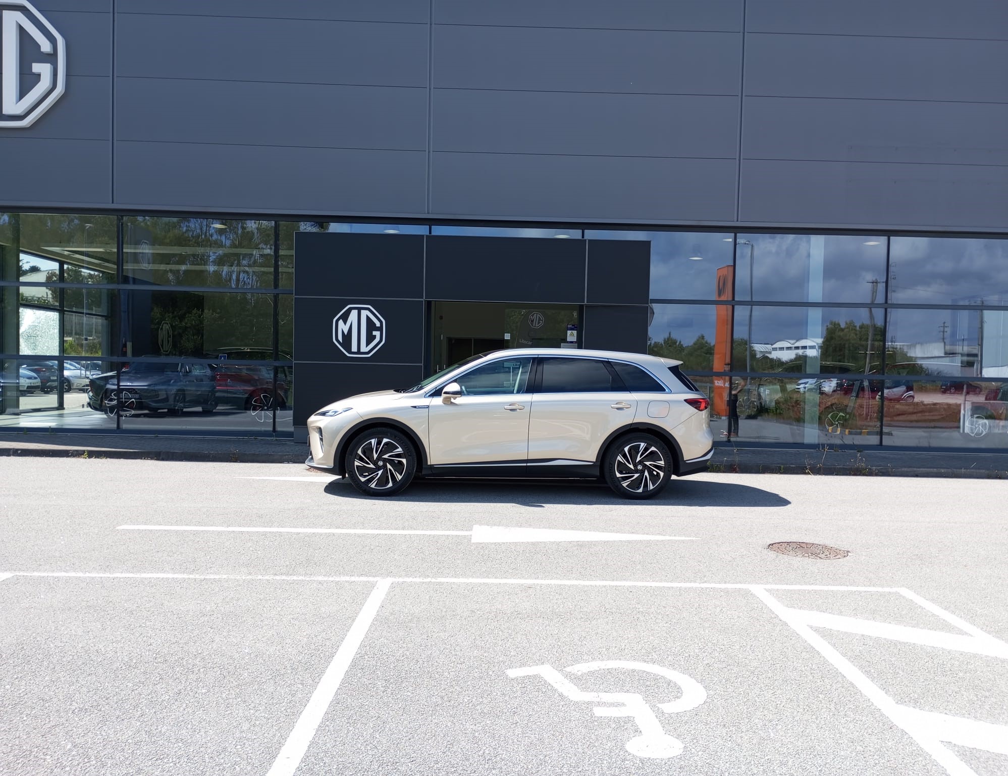 MG S6 Luxury