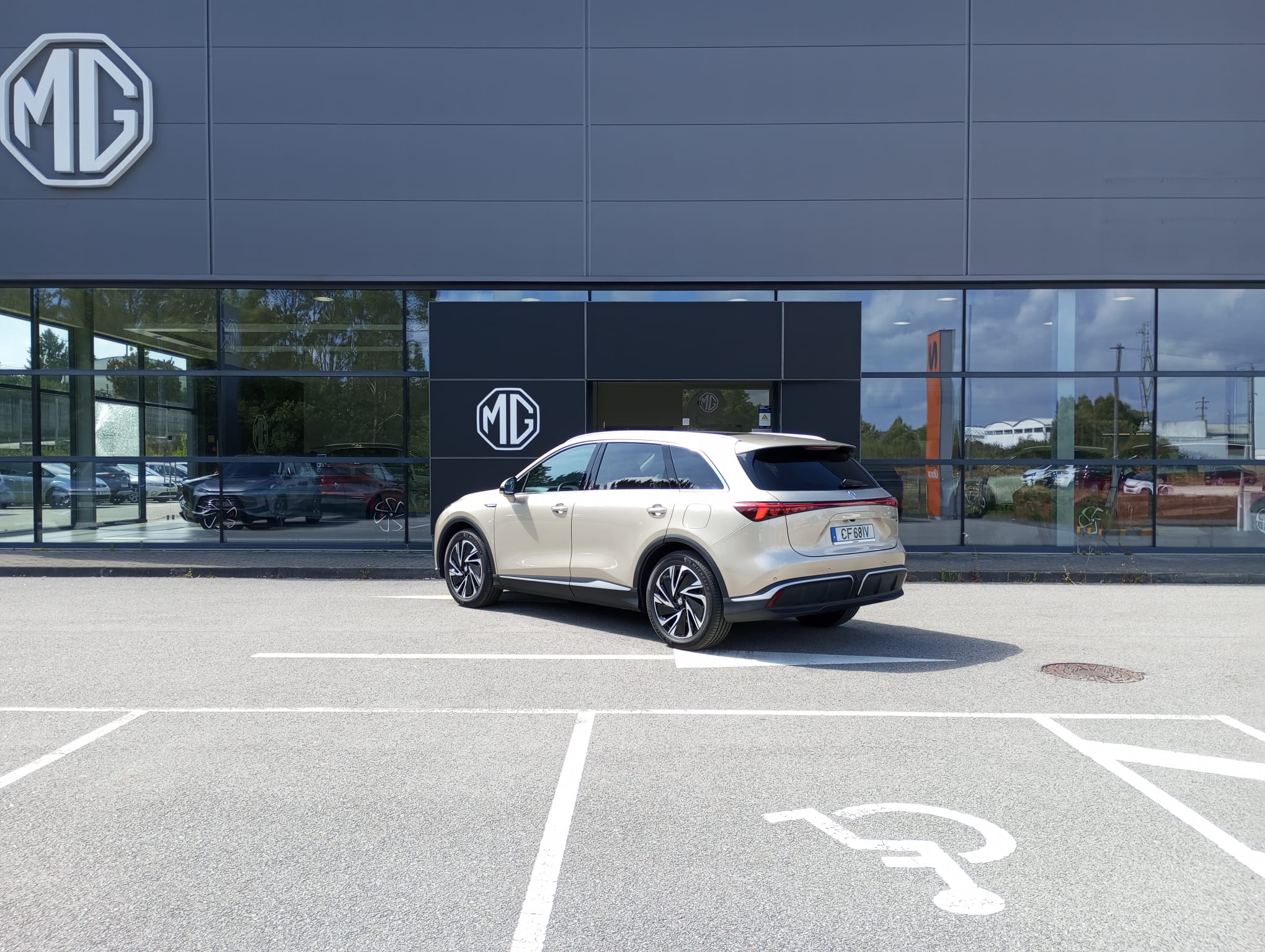 MG S6 Luxury