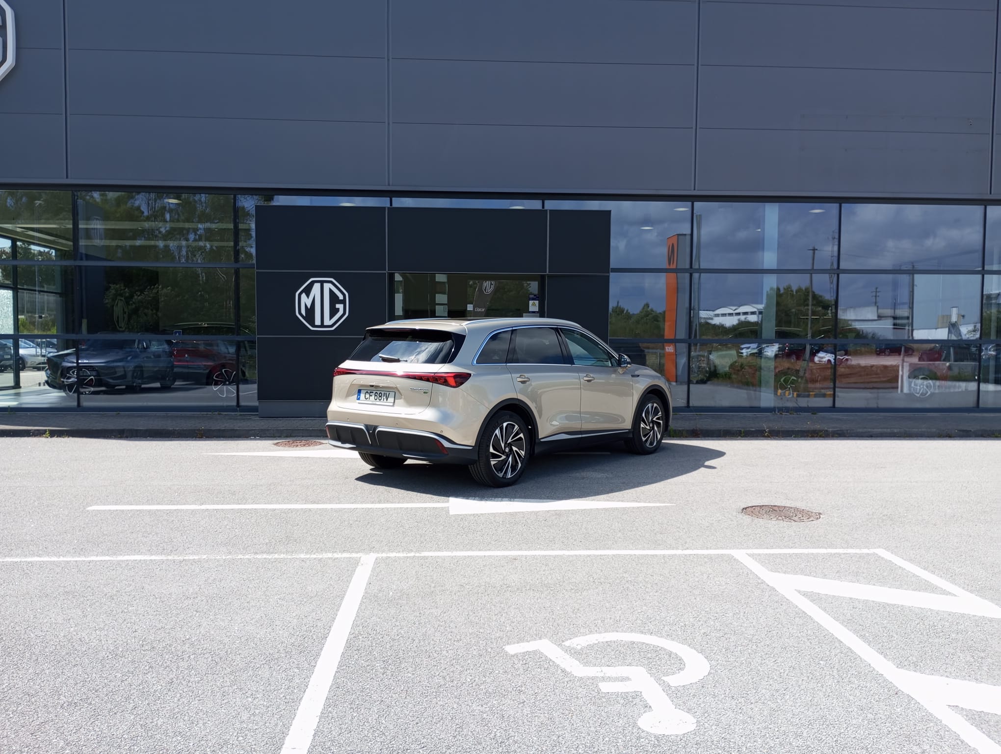 MG S6 Luxury