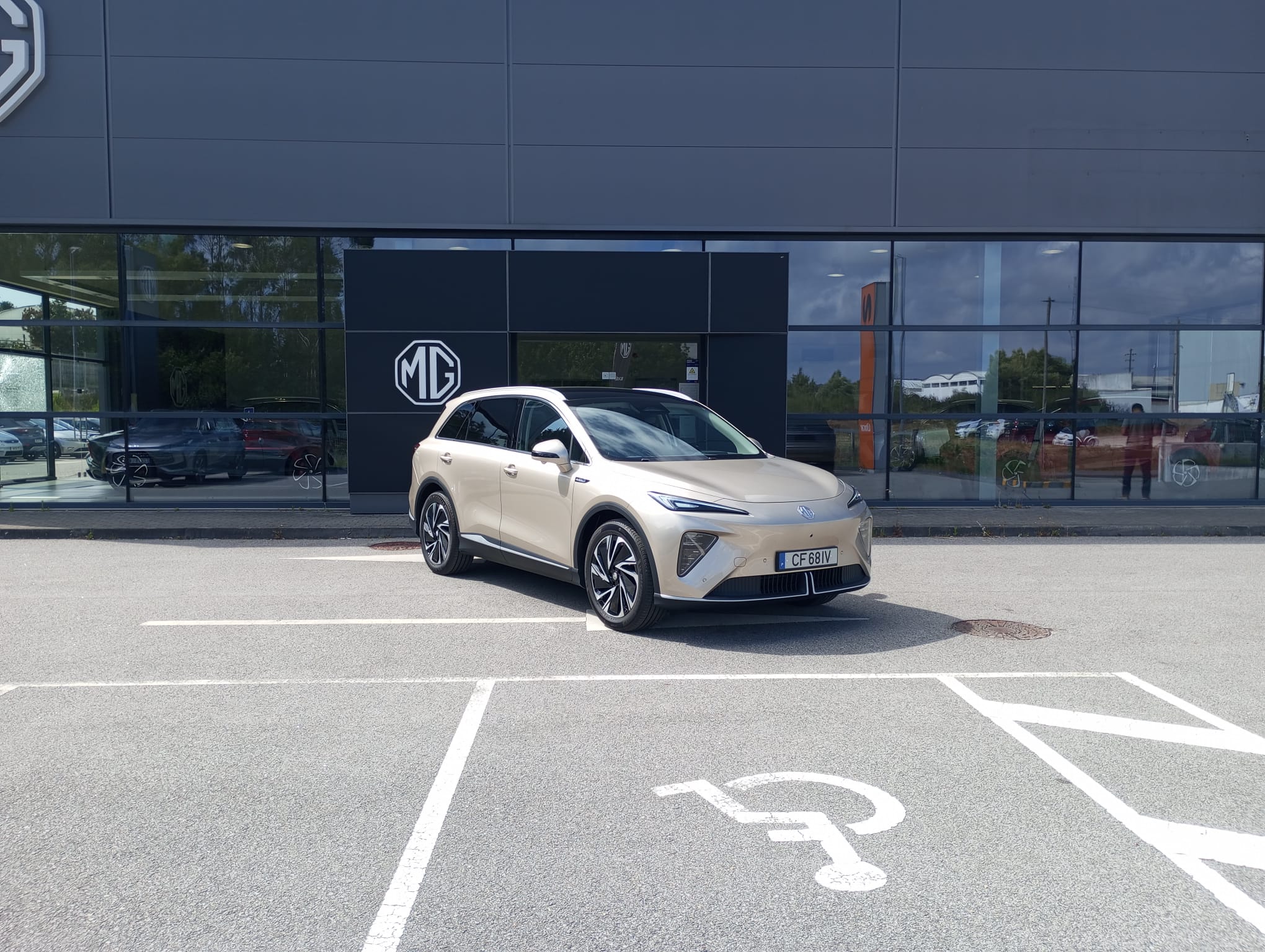 MG S6 Luxury