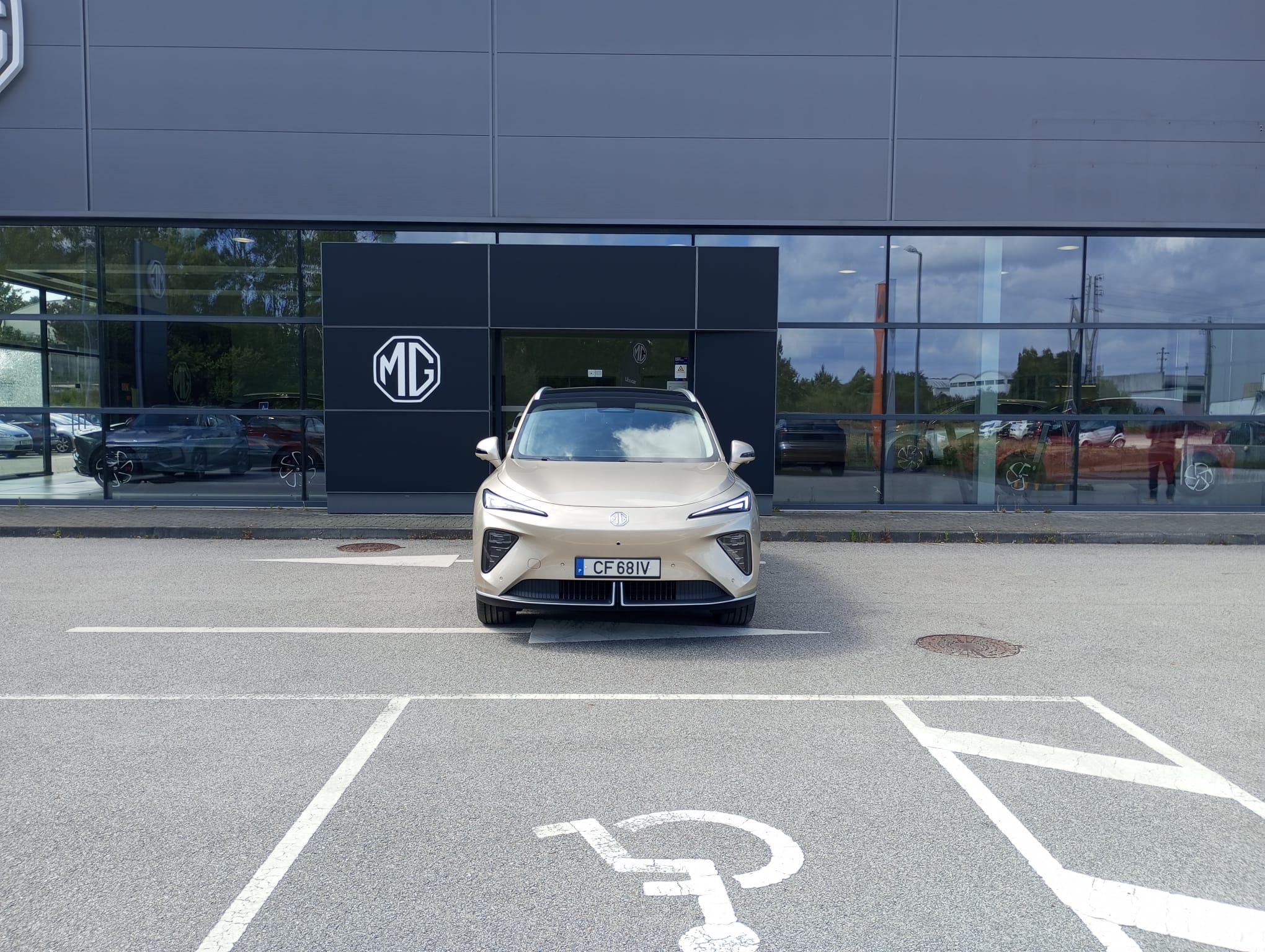 MG S6 Luxury