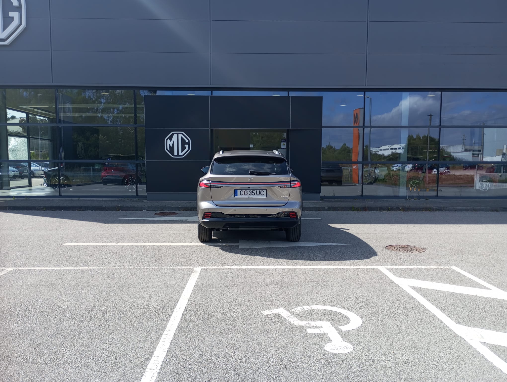 MG HS Luxury