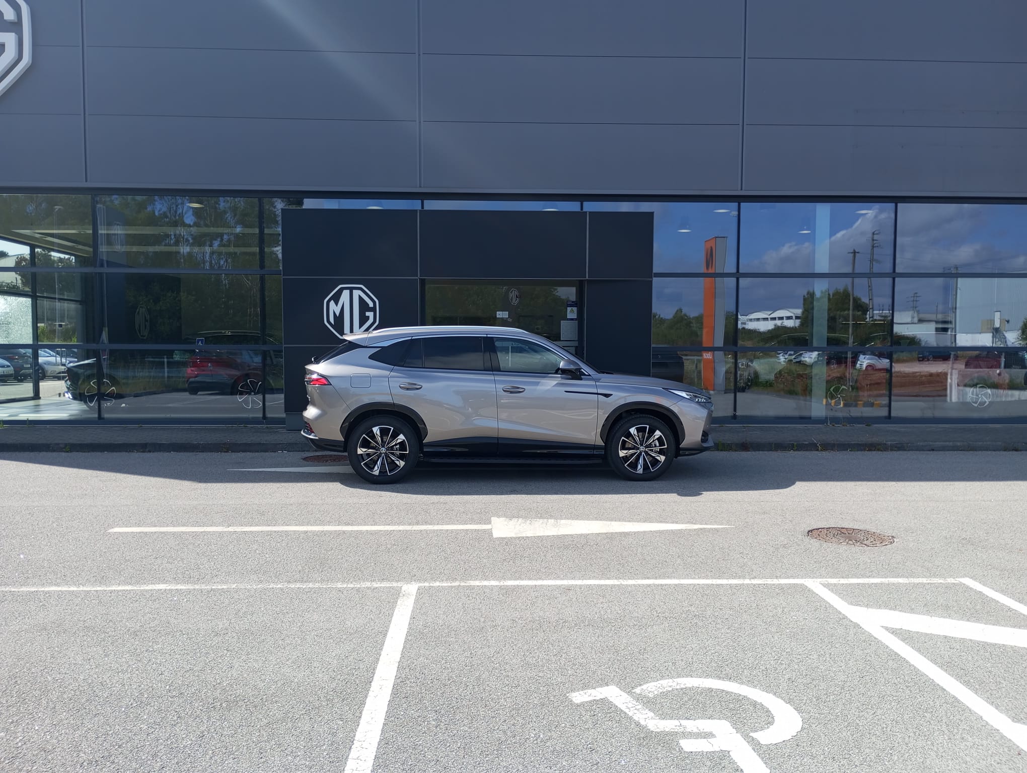 MG HS Luxury