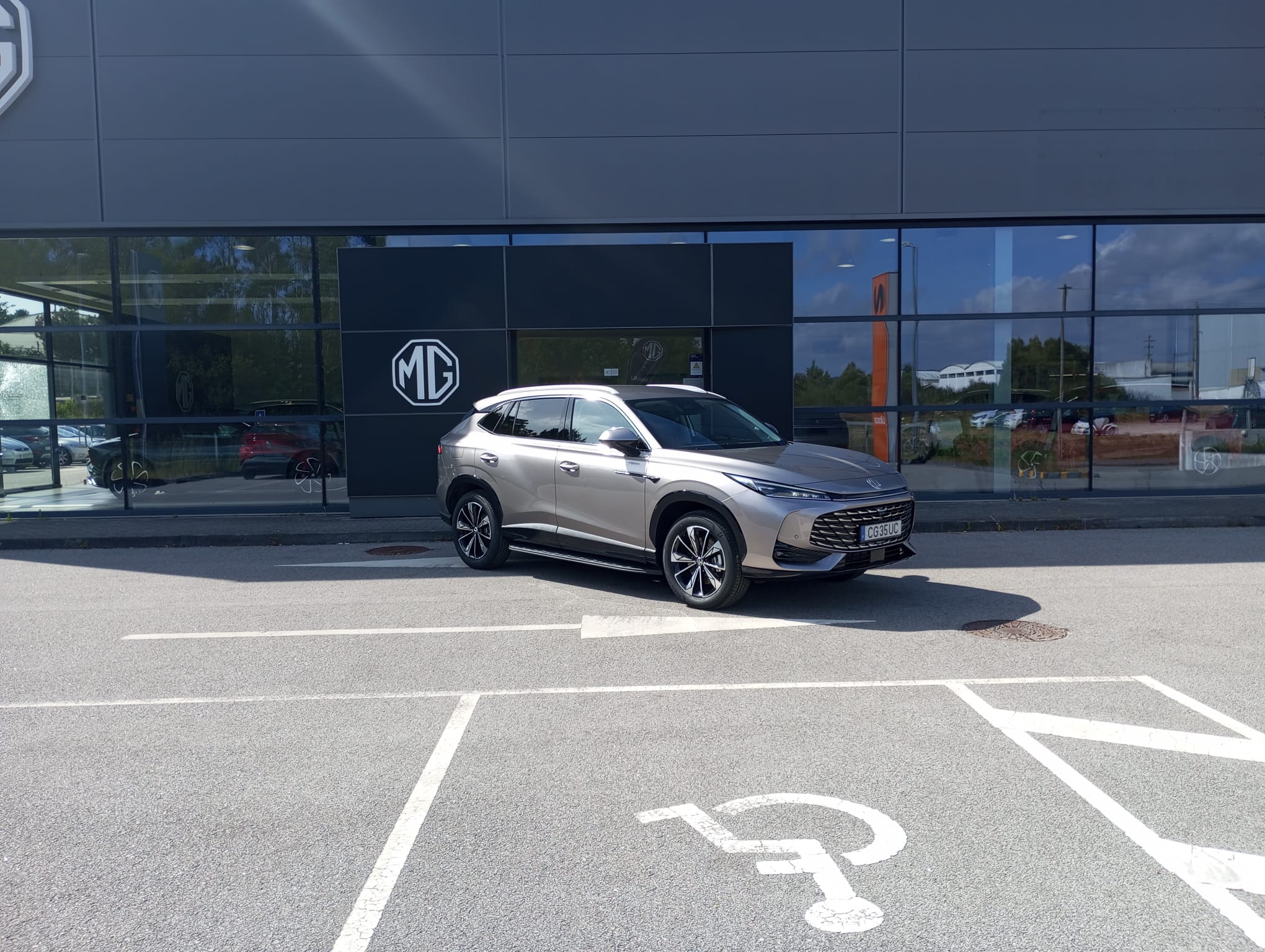 MG HS Luxury